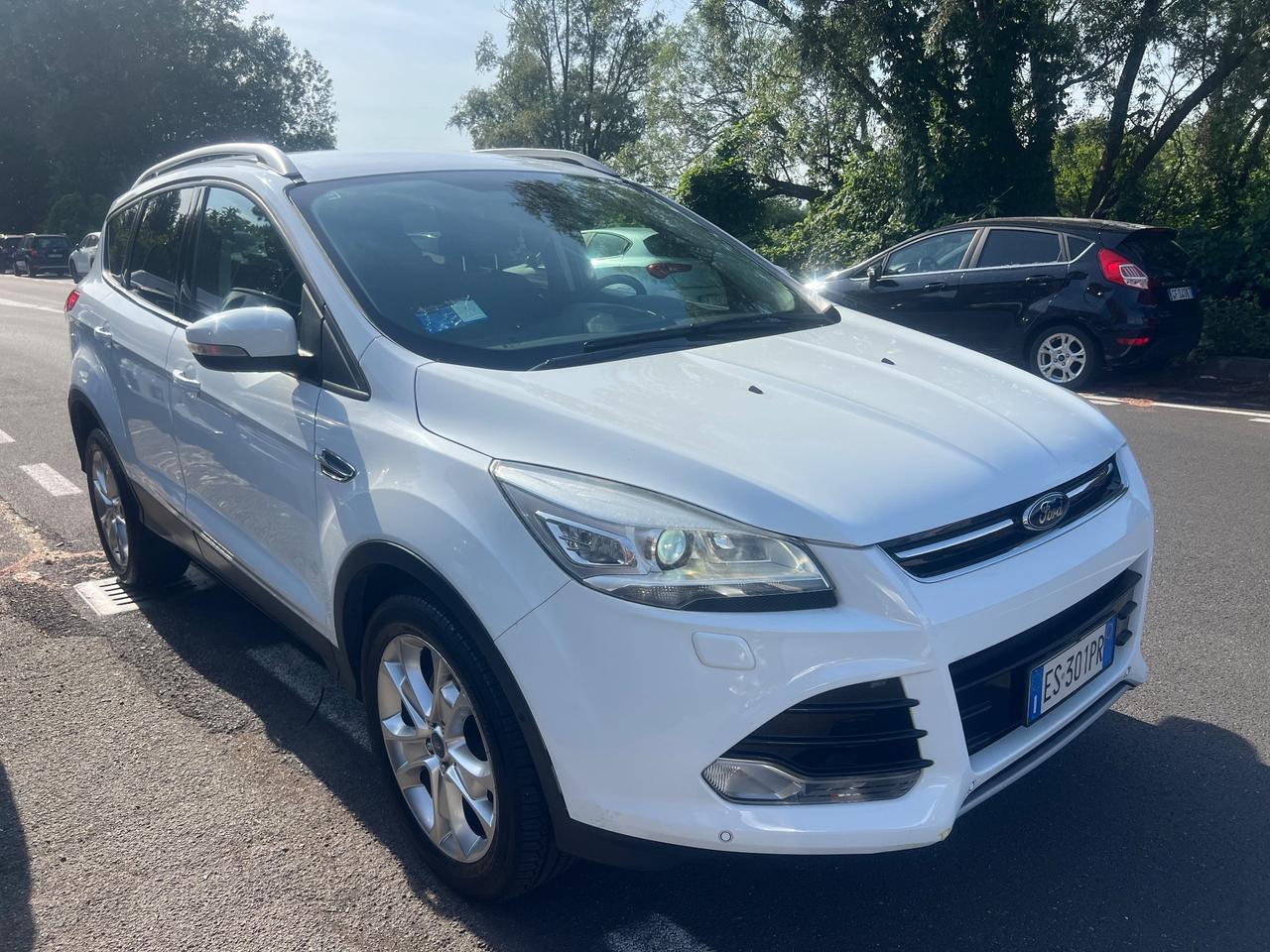 Ford Kuga 2.0 TDCI 140 CV 4WD Powershift Titanium