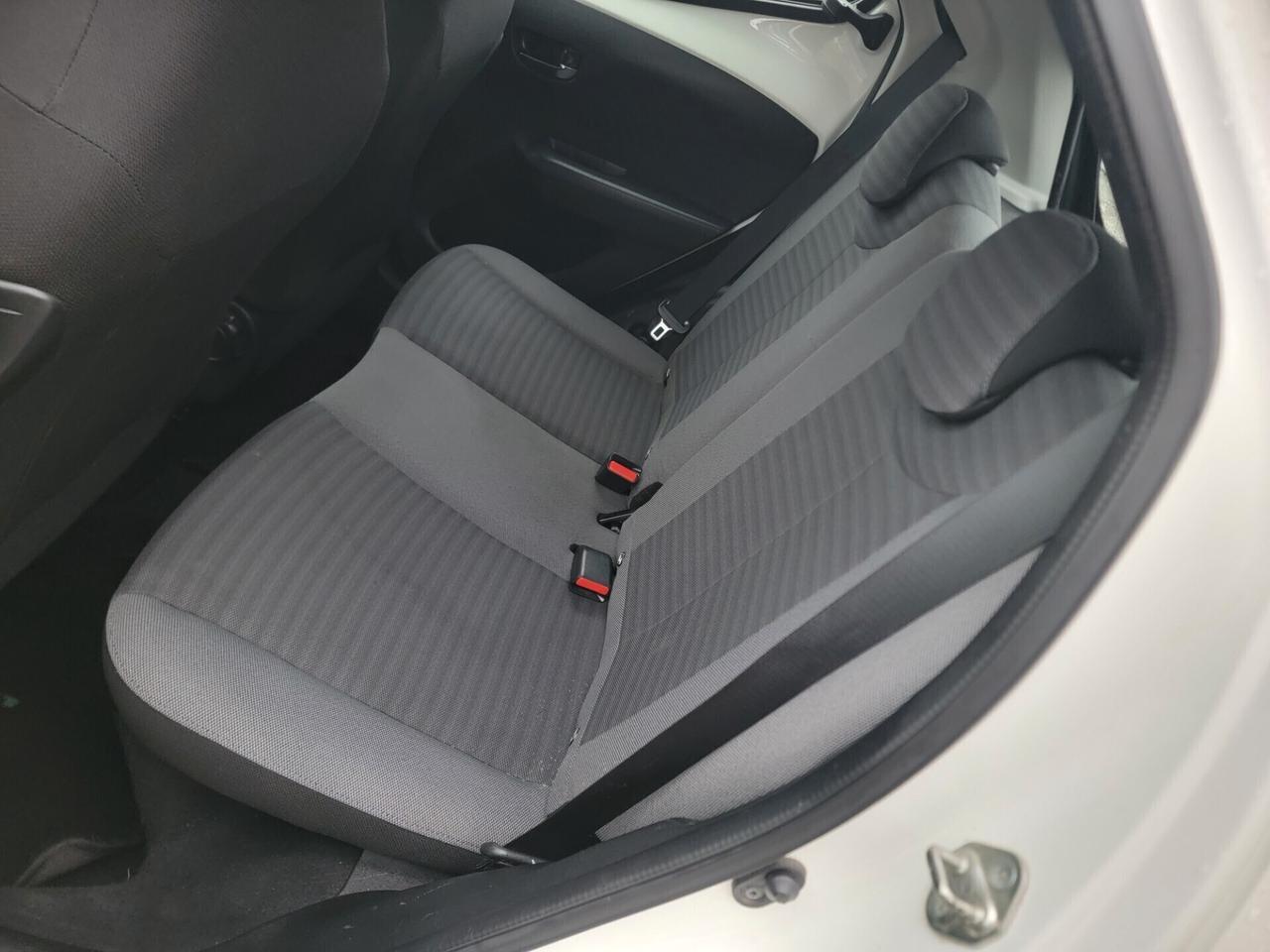 Toyota Aygo 1.0 VVT-i x-play MMT GARANZIA PERMUTE