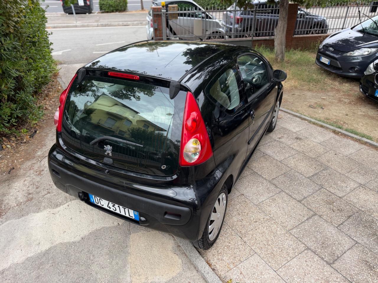 Peugeot 107 1.0 68CV 3p. Plaisir