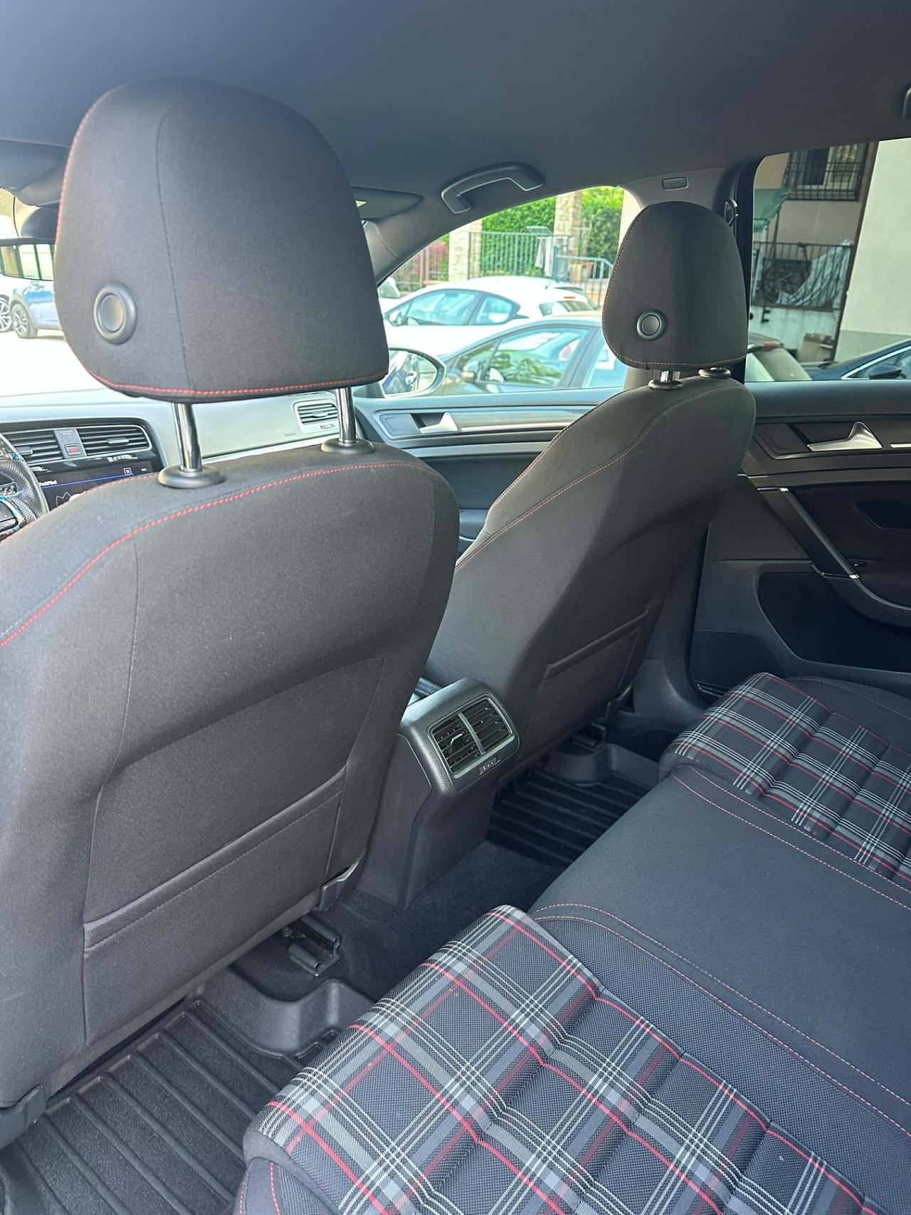 Volkswagen GOLF GTI PERFORMANCE 5P EU6B FULLOPT