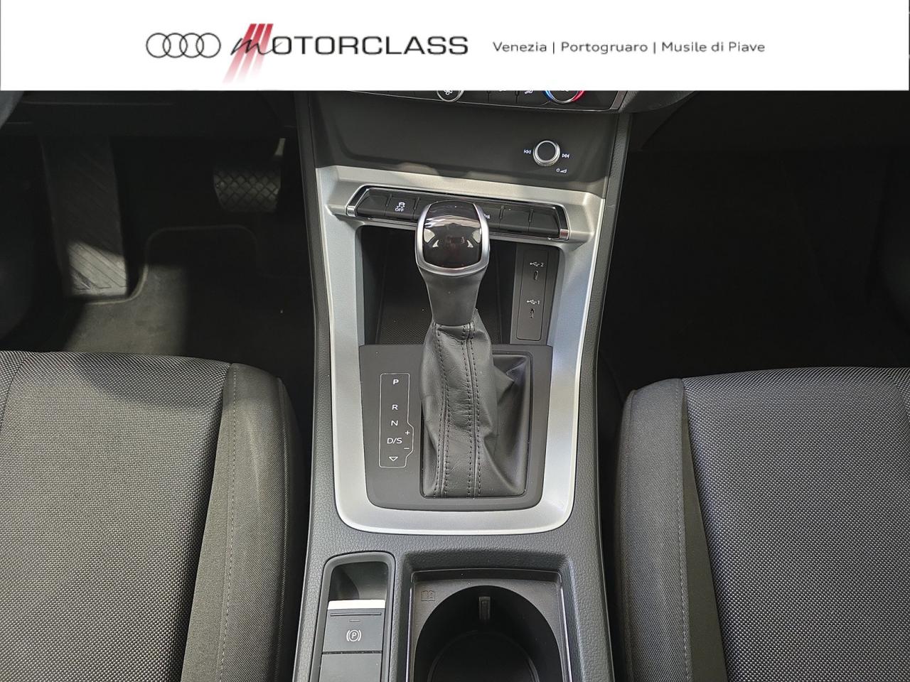 Audi Q3 35 2.0 tdi business s tronic