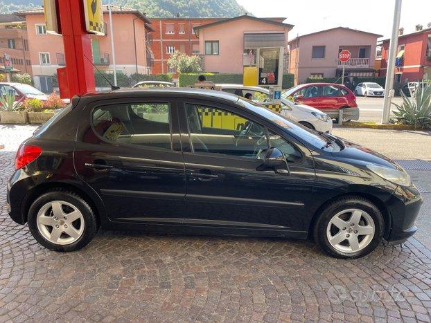 Peugeot 207 1.4 8V 75CV 5p. ONE Line