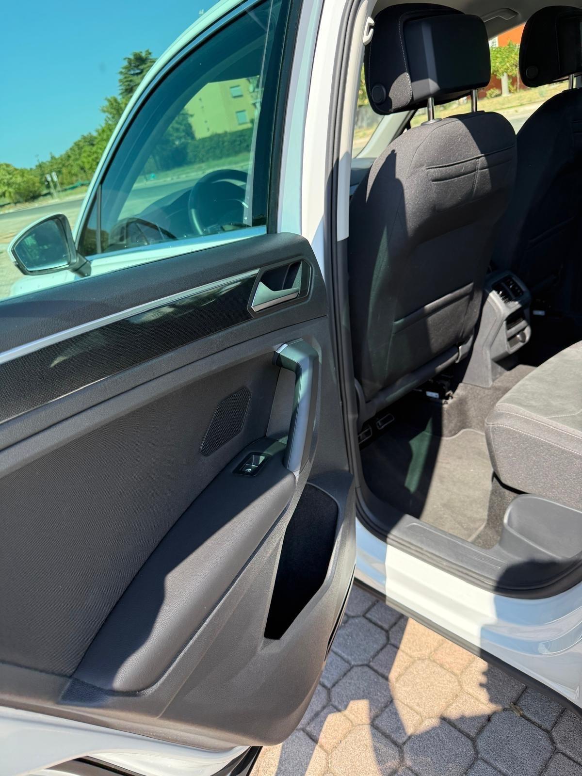 Volkswagen Tiguan 2.0 TDI 150 CV SCR DSG Elegance