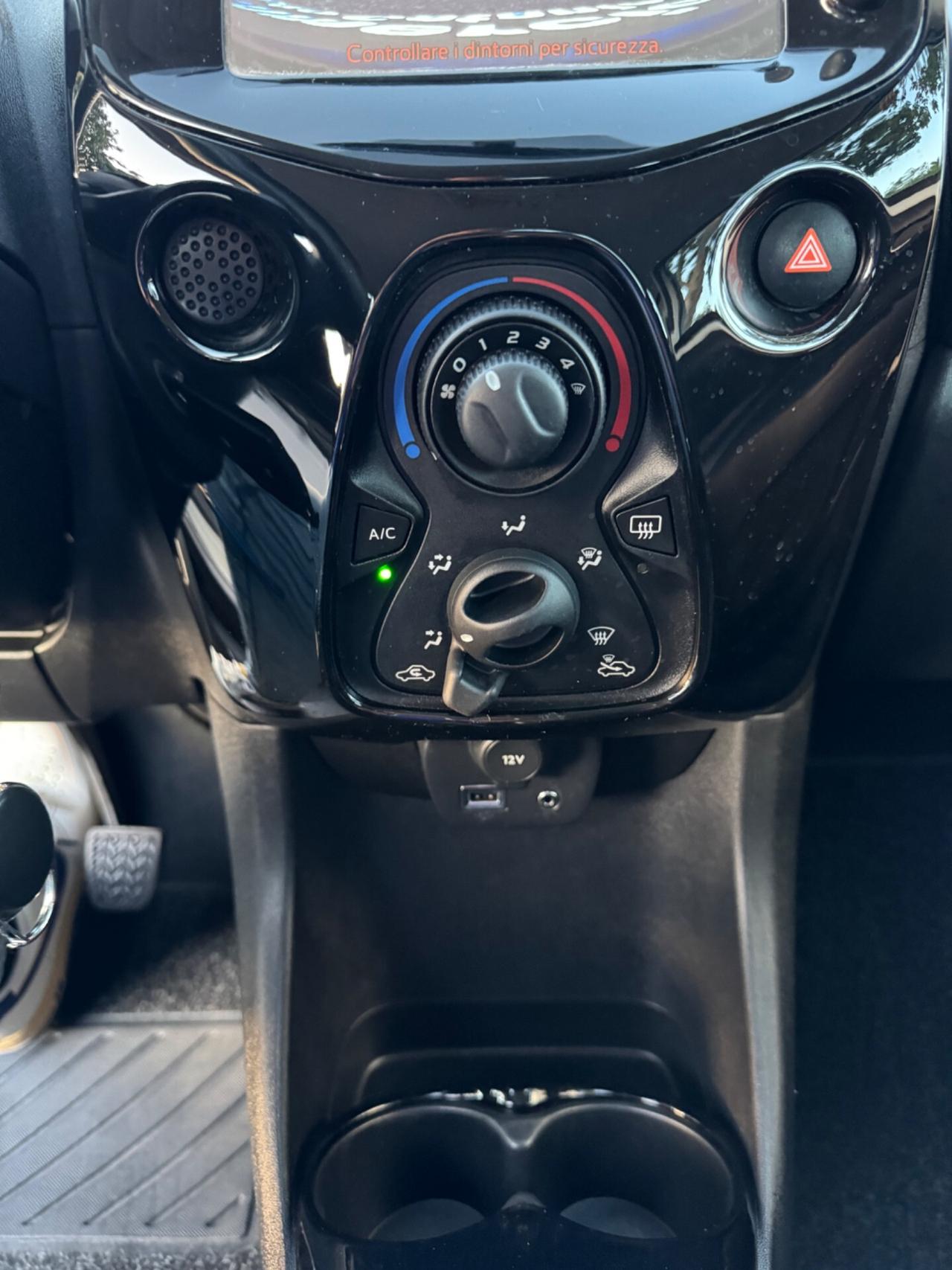 Peugeot 108 POCHI CHILOMETRI/ALLURE