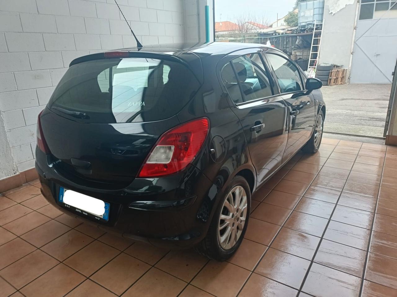 Opel Corsa 5p 1.2 BZ/GPL Cosmo, adatta anche a neop.