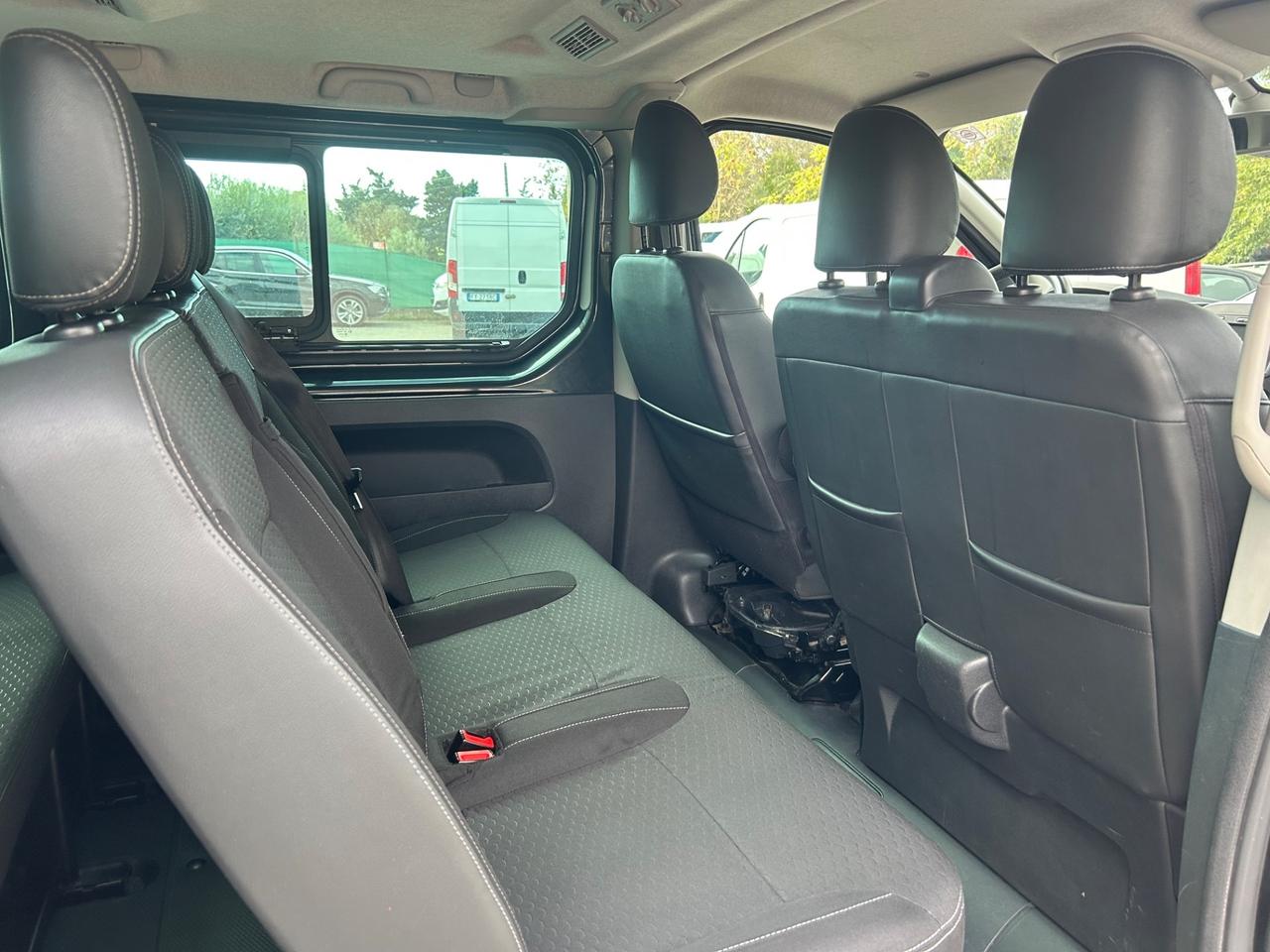 Opel Vivaro 29 1.6 CDTI 9 Posti Gancio Traino Extra long