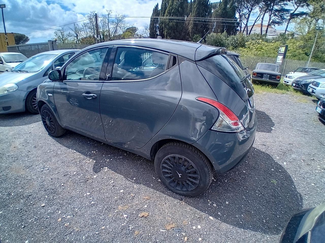 Lancia Ypsilon 0.9 TwinAir Metano finanzio