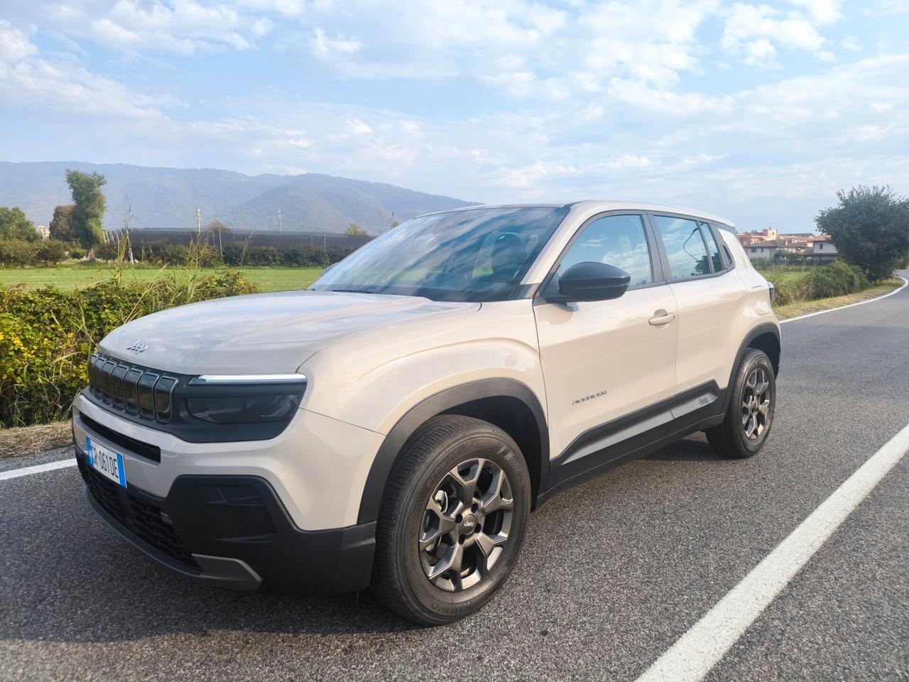 JEEP AVENGER 1,2 BENZINA 100 CV- 2023- OK NEOPATENTATI