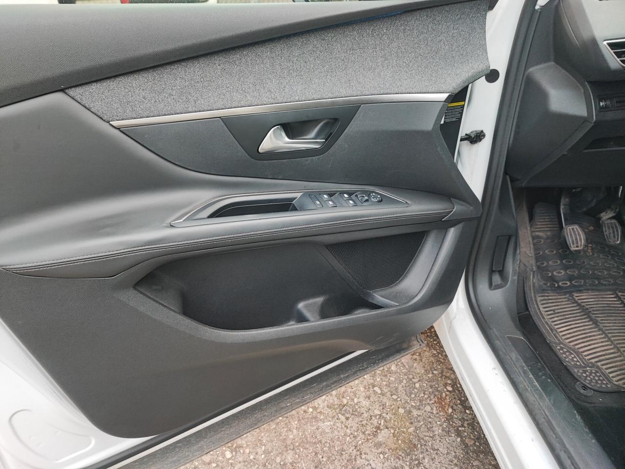 Peugeot 3008 Hdi Euro 6B COME NUOVA