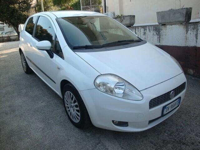 Fiat Grande Punto 1.3MJT 90 5p.Van Dynam. 4pt