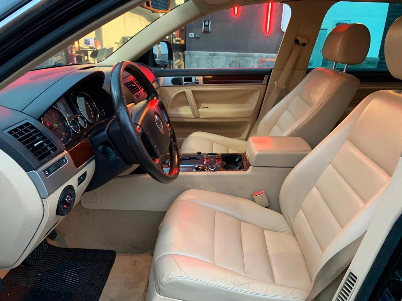 Volkswagen Touareg 3.0 V6 TDI DPF tiptronic