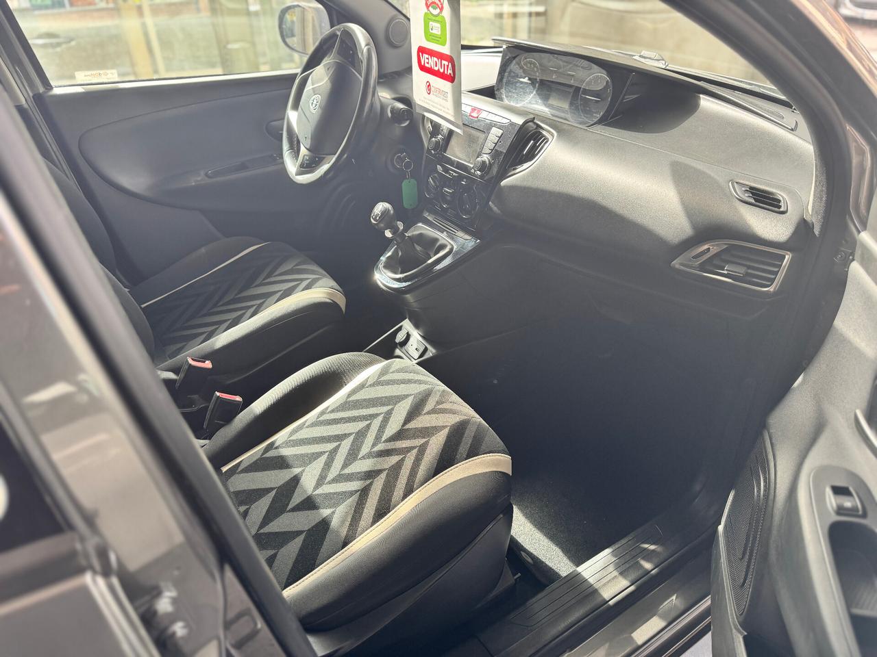 Lancia Ypsilon 1.2 69 CV 5 porte GPL Ecochic Gold