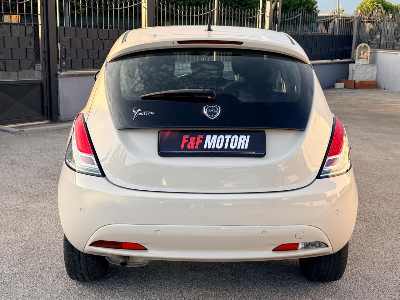 Lancia Ypsilon 1.2 Benz/Gpl 69 CV 5 porte Gold