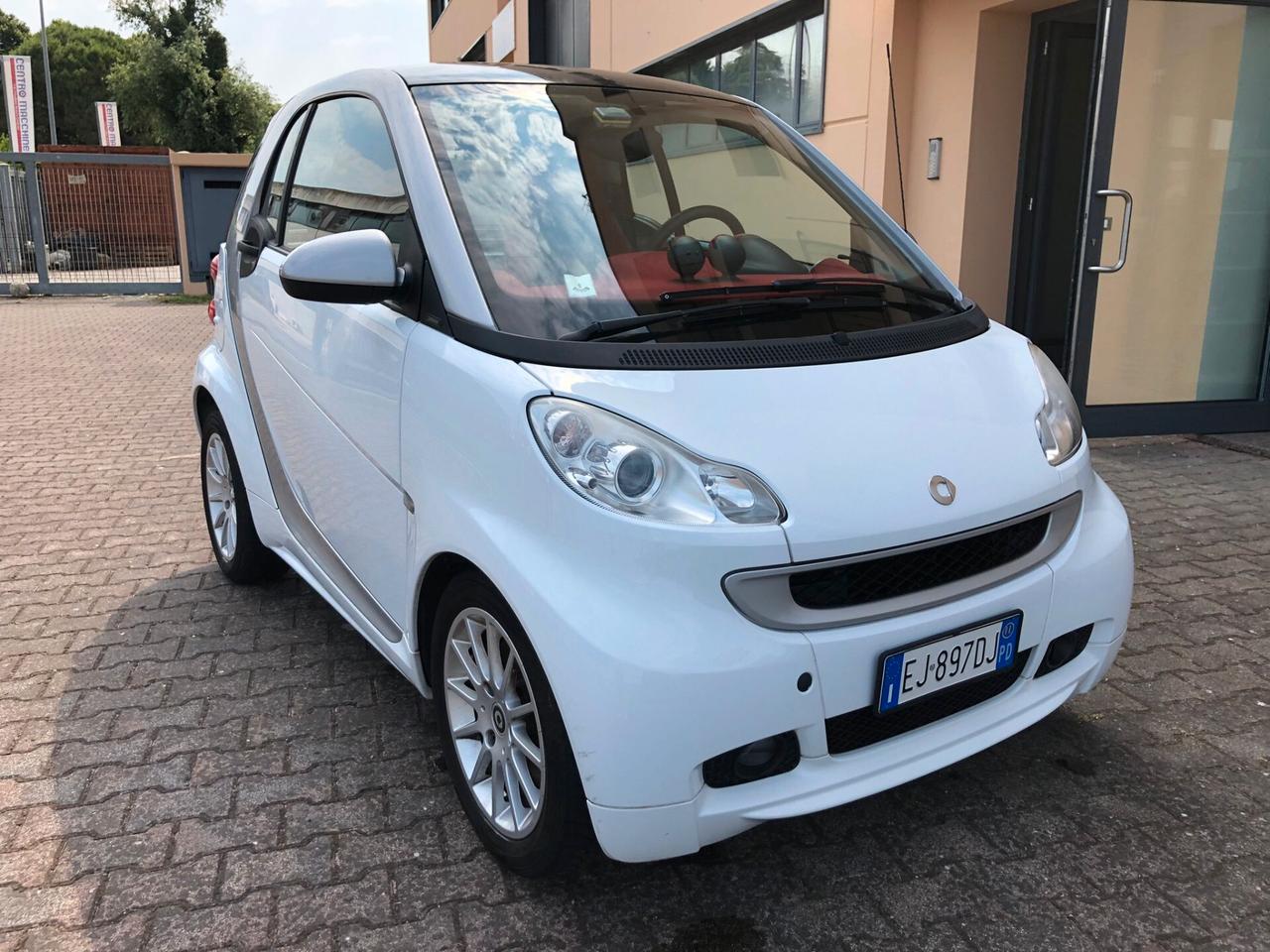 Smart ForTwo 1000 52 kW MHD coupé passion