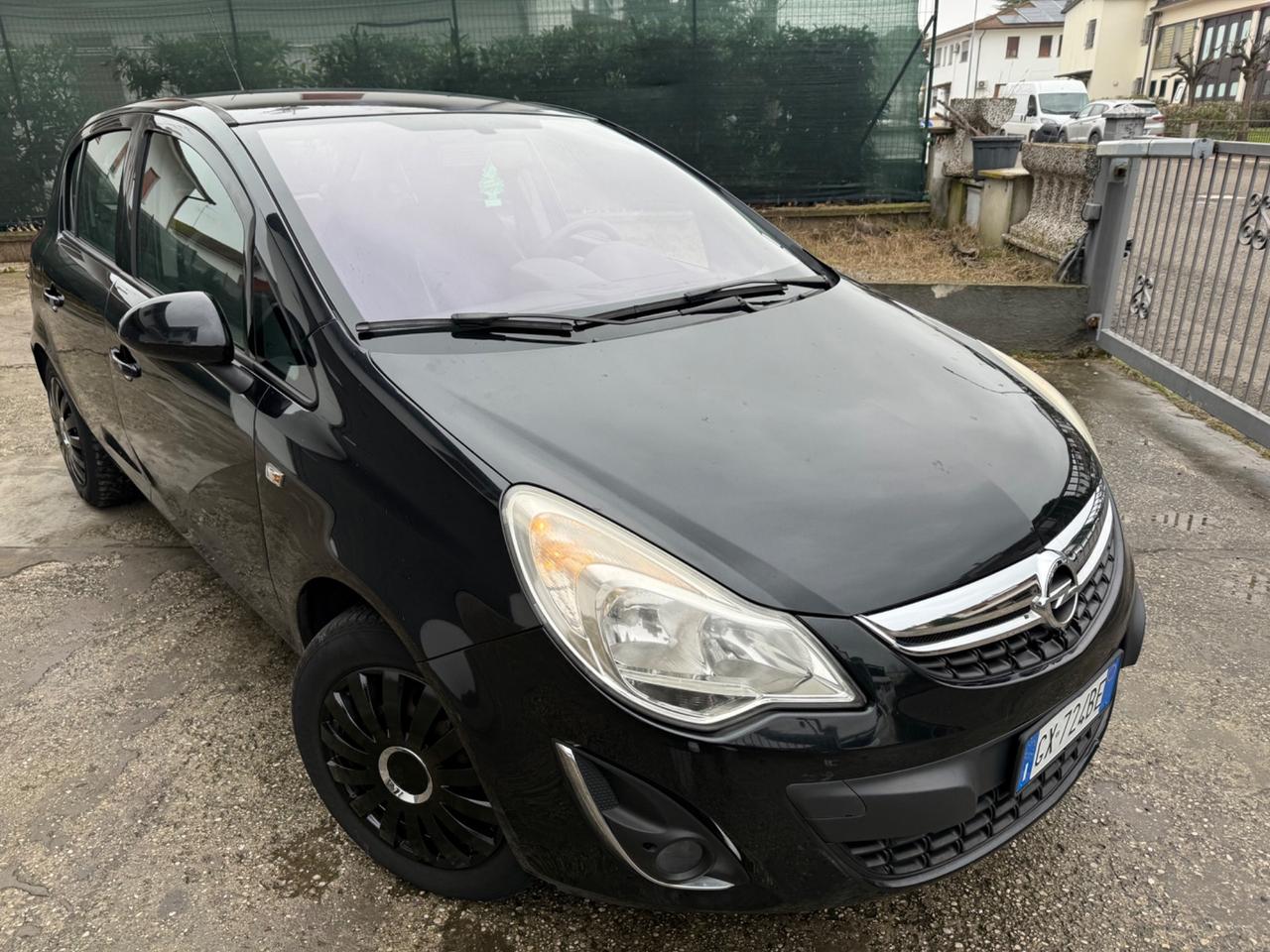 Opel Corsa 1.2 BENZINA 5P. 2013 POCHI KM NEOPATENTATI