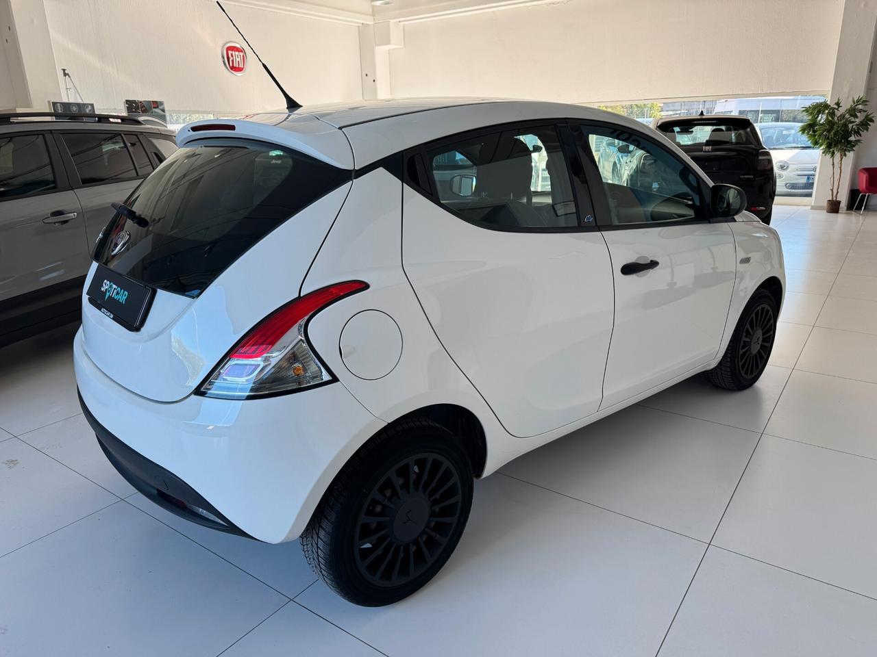 Lancia Ypsilon 1.2 69 CV 5 porte GPL Ecochic Elefantino Blu