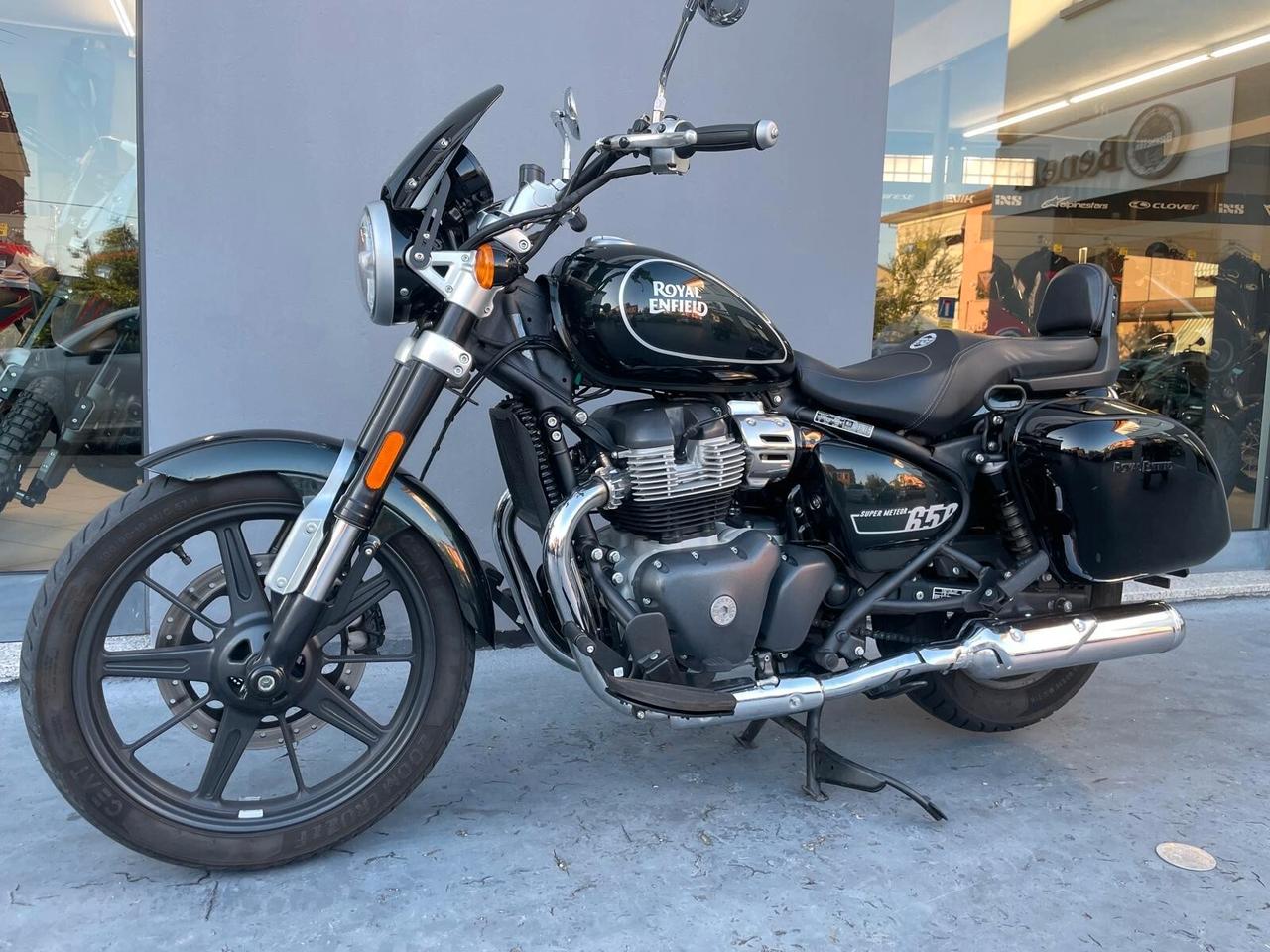 Royal Enfield Super Meteor 650 - 2023