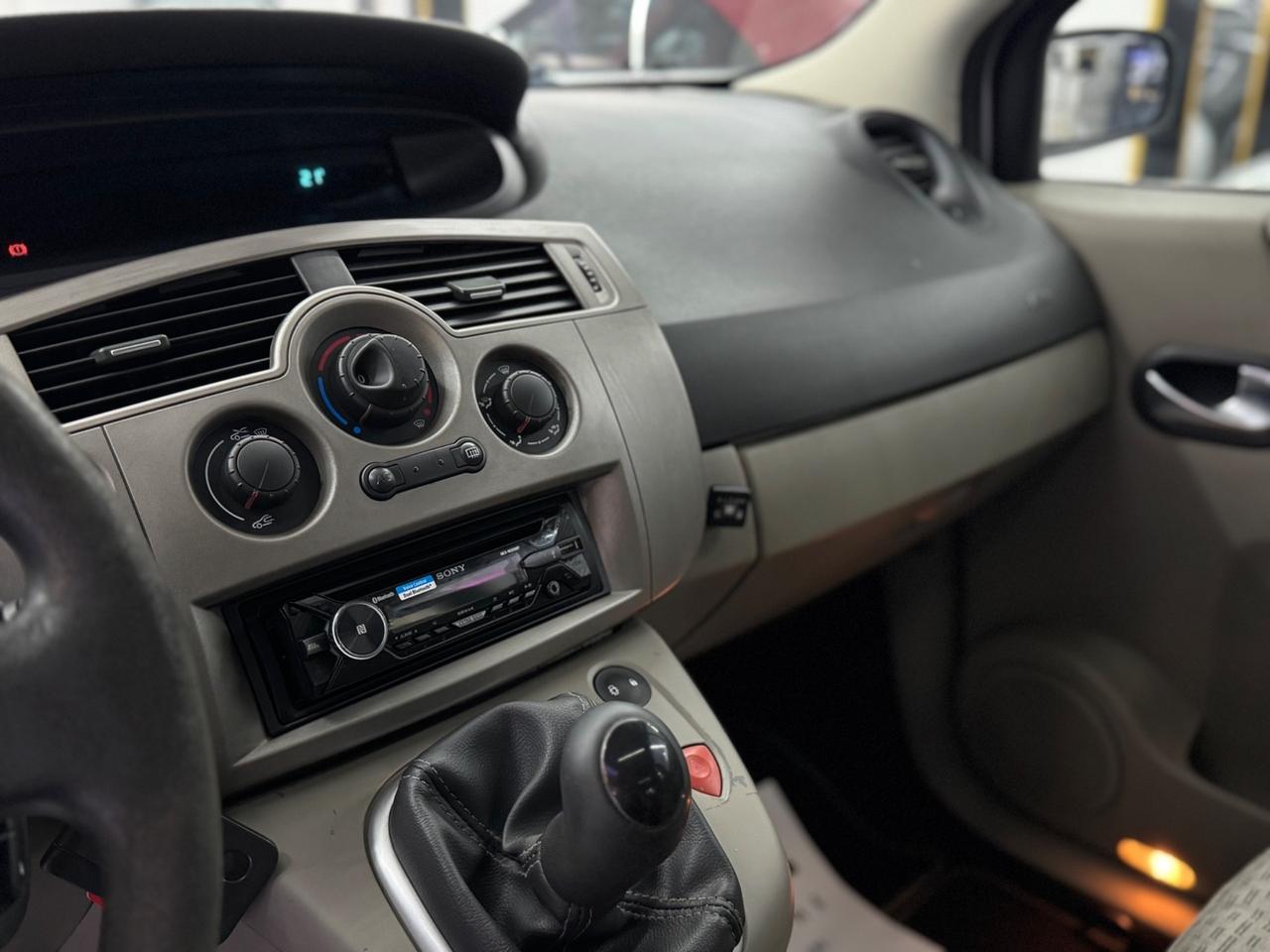 Renault Scenic 1.6 GPL Exeption-Tetto