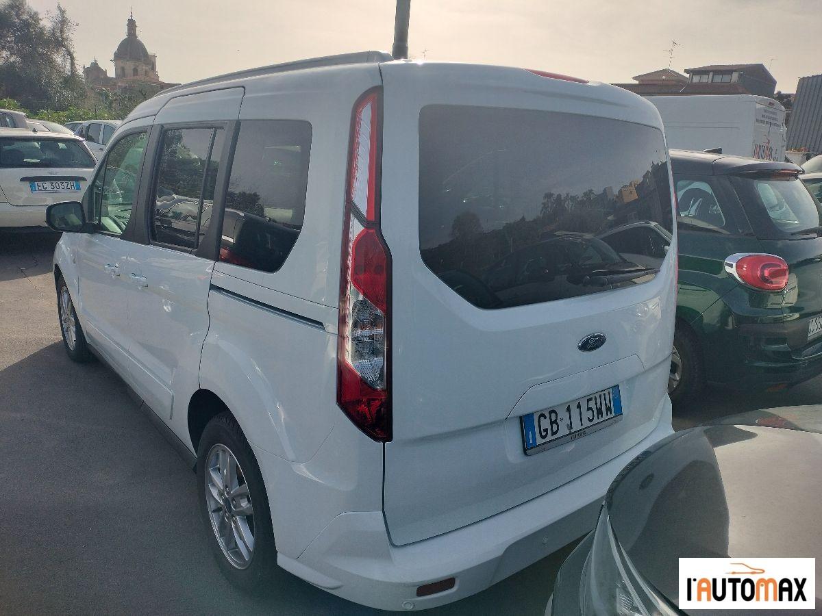 FORD - Tourneo Connect - 1.5 TDCi 120CV aut. Tit.