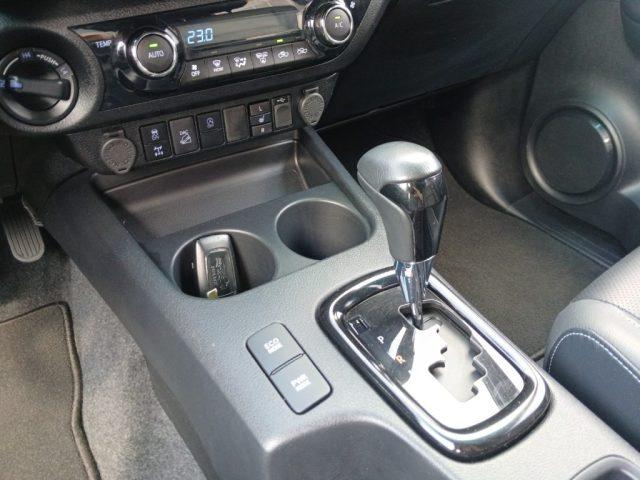TOYOTA Hilux 2.8 D A/T 4WD 4 porte Double Cab Invincible N1