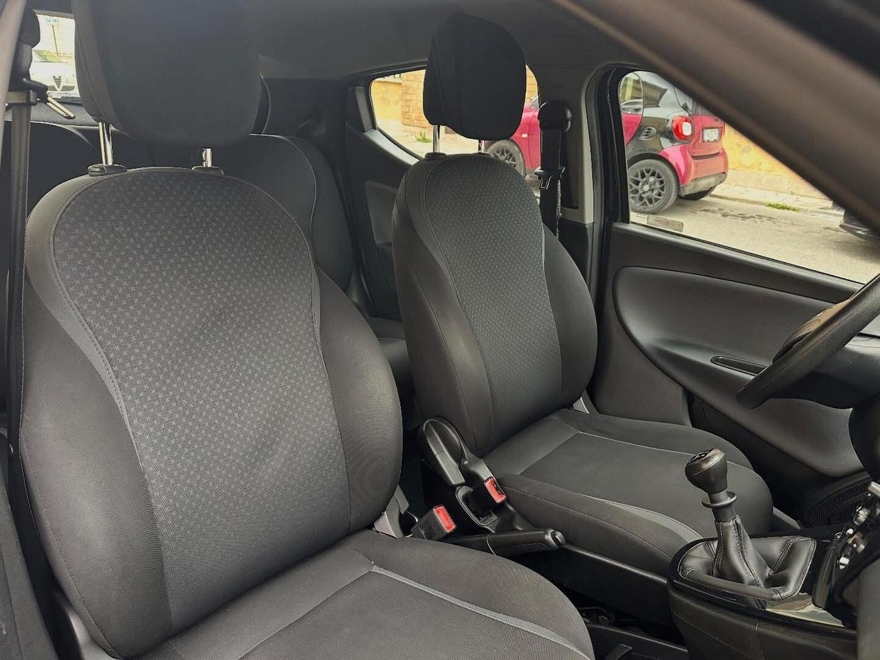 Lancia Ypsilon 1.2 69 CV 5 porte FINANZIABILE