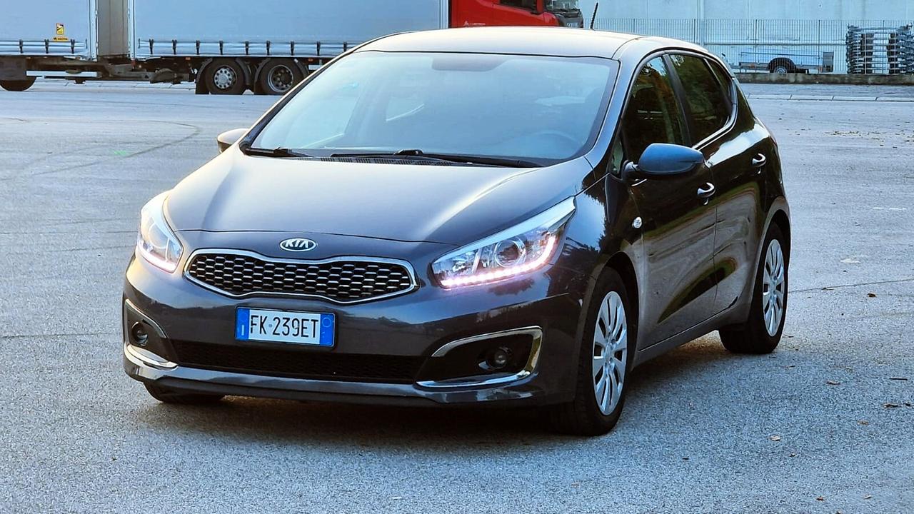 Kia Ceed cee'd 1.6 CRDi 110CV 5 porte