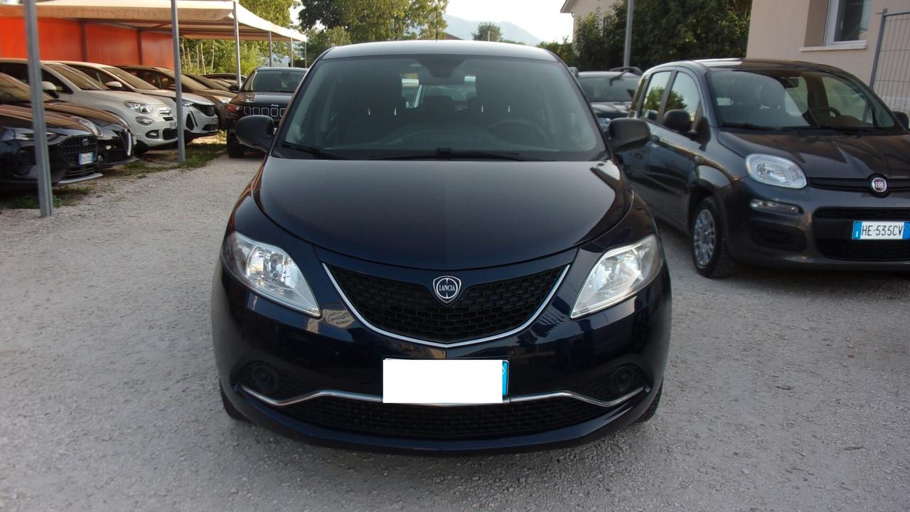 Lancia Ypsilon 1.2 69 CV 5 porte Gold