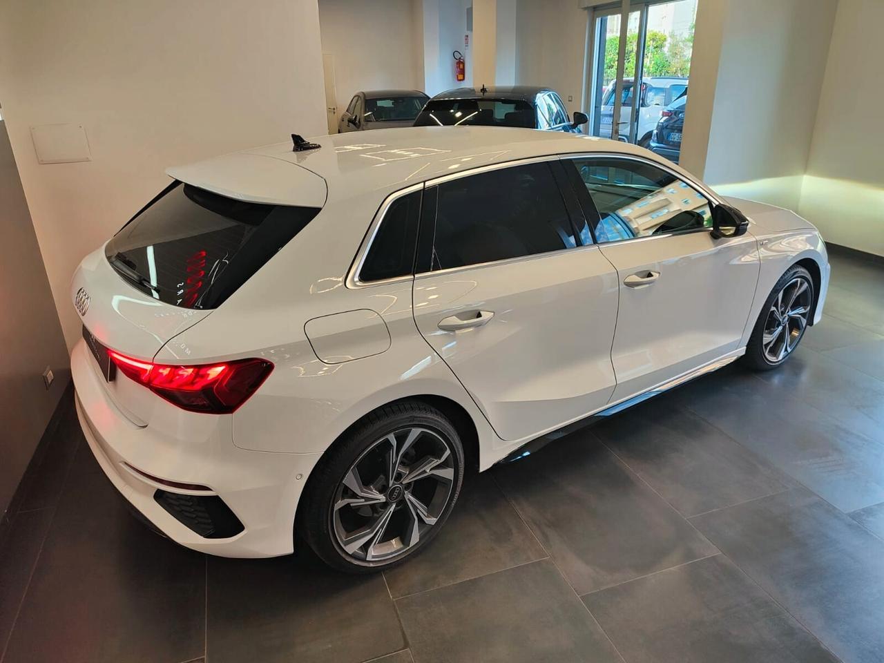 Audi A3 SPB 30 TDI S tronic line edition 2.0 116cv