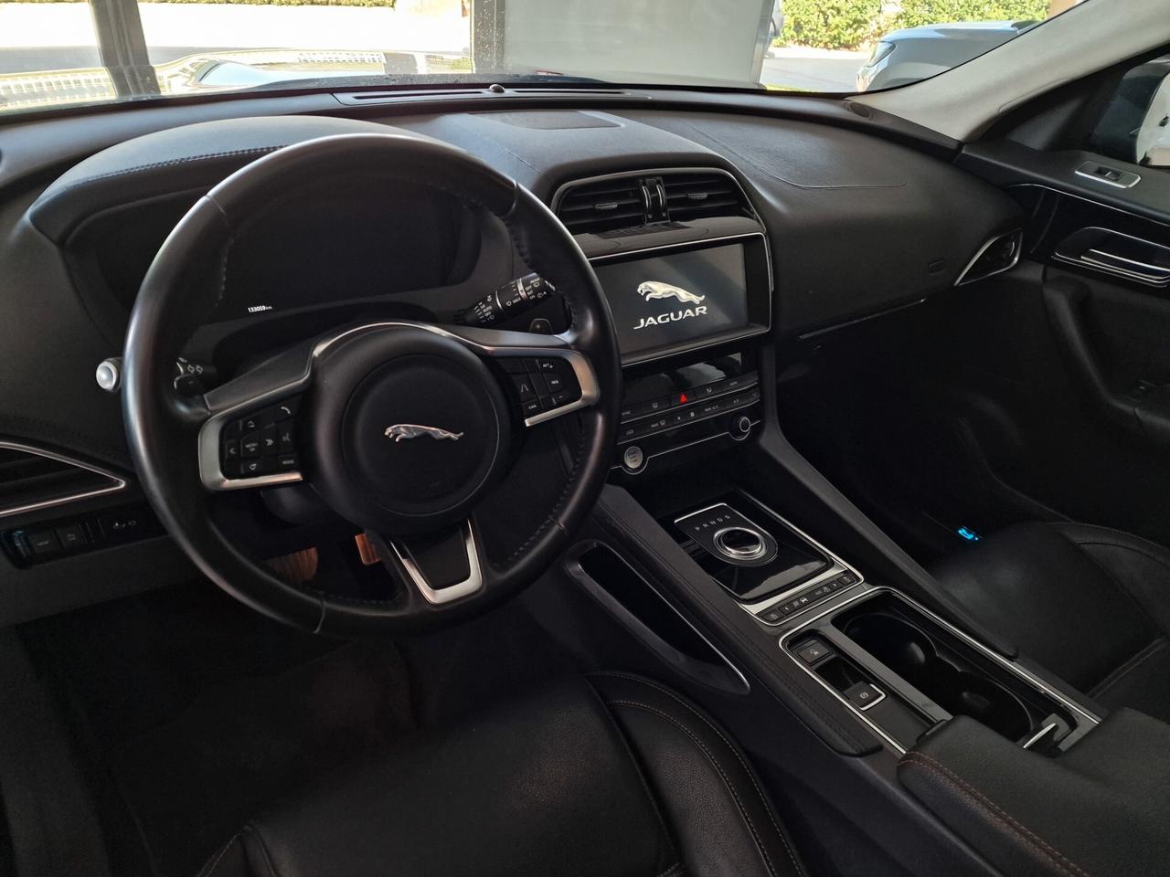 Jaguar F-Pace 2.0 D 180 CV 4x4