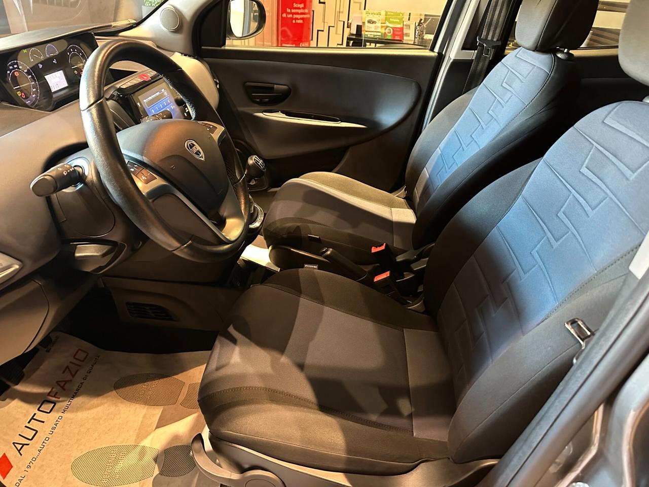 Lancia Ypsilon 1.0 FireFly 5 porte S&S Hybrid Gold Plus