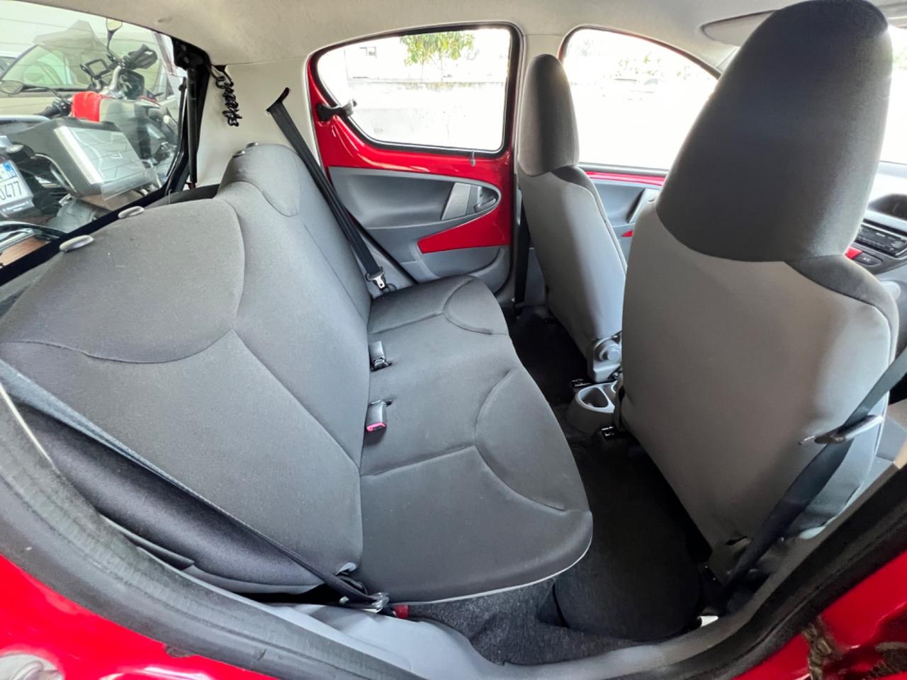 Toyota Aygo 1.0 12V VVT-i 5 porte Sol