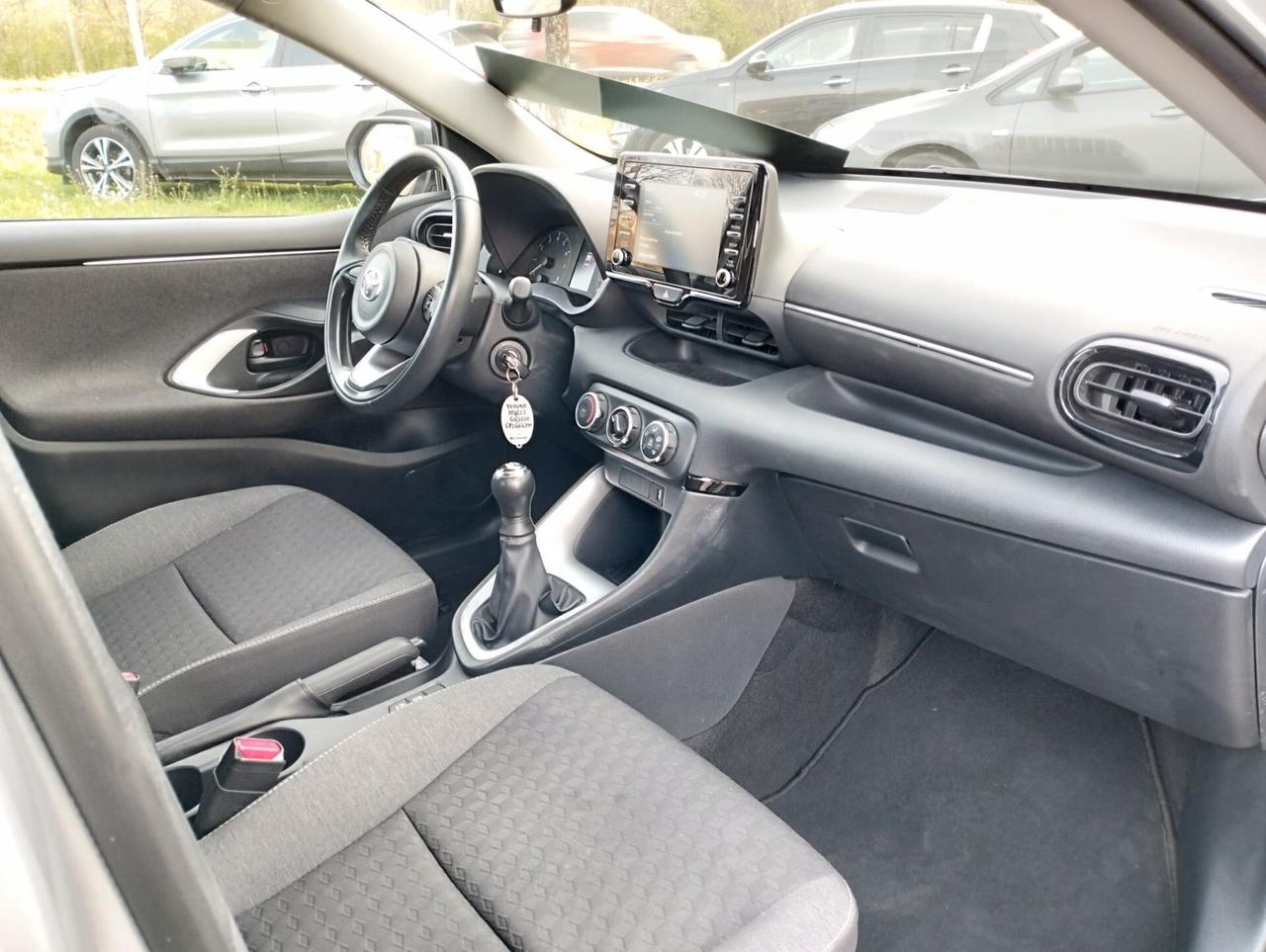 Toyota Yaris 1.0 Business ideale per neopatentati