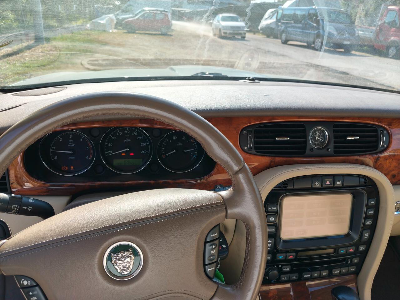 Jaguar XJ 2.7 D V6 cat Executive