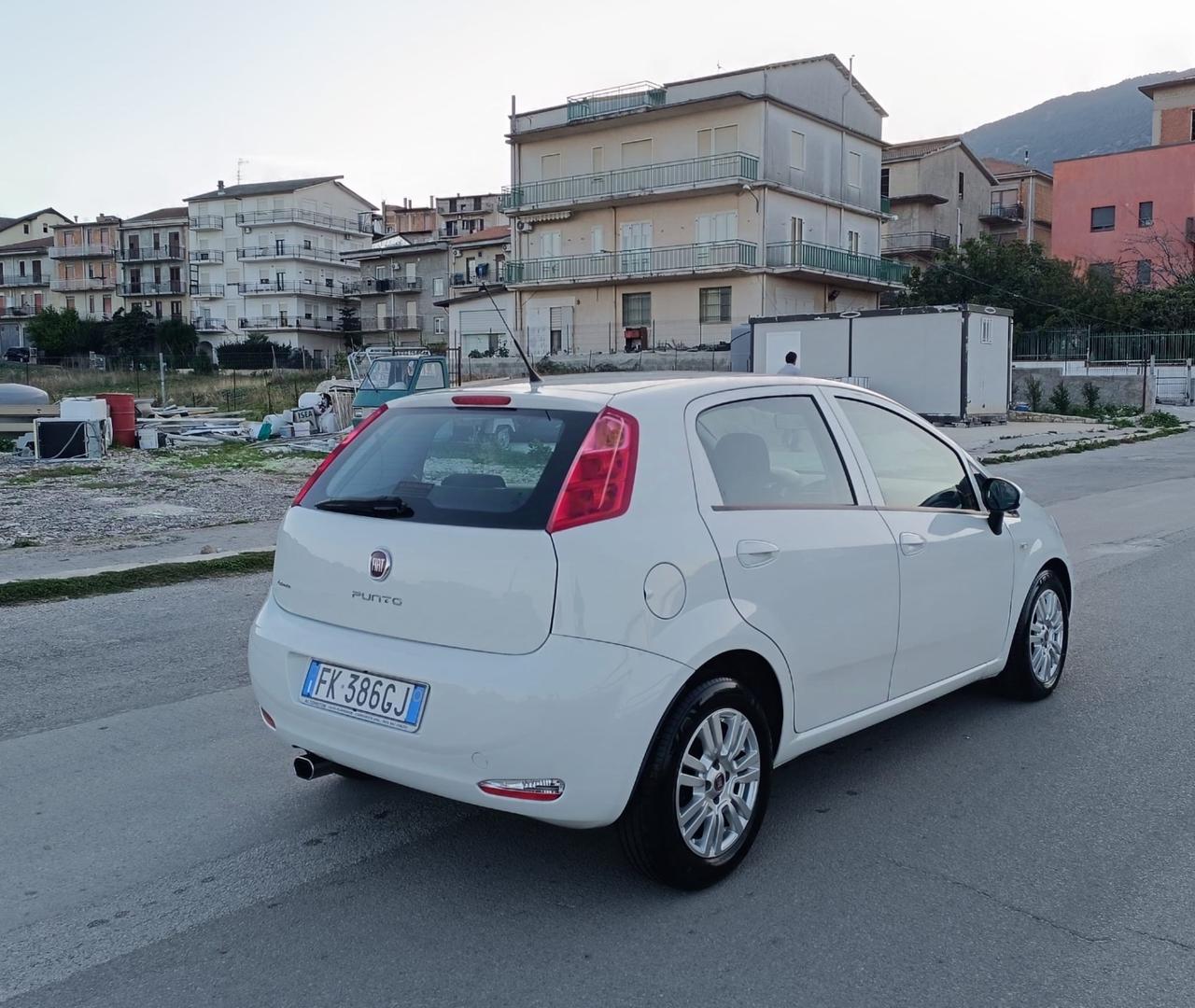 Fiat Punto 1.3 MJT II S&S 95 CV 5 porte Street