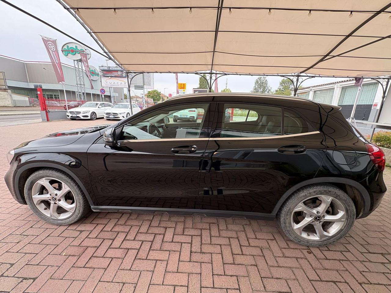 Mercedes-Benz GLA 200 200 D Premium #50687