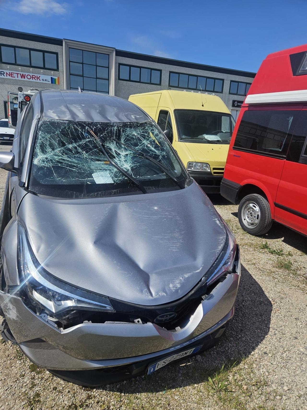 Toyota C-HR 1.8 Hybrid E-CVT Active INCIDENTATA