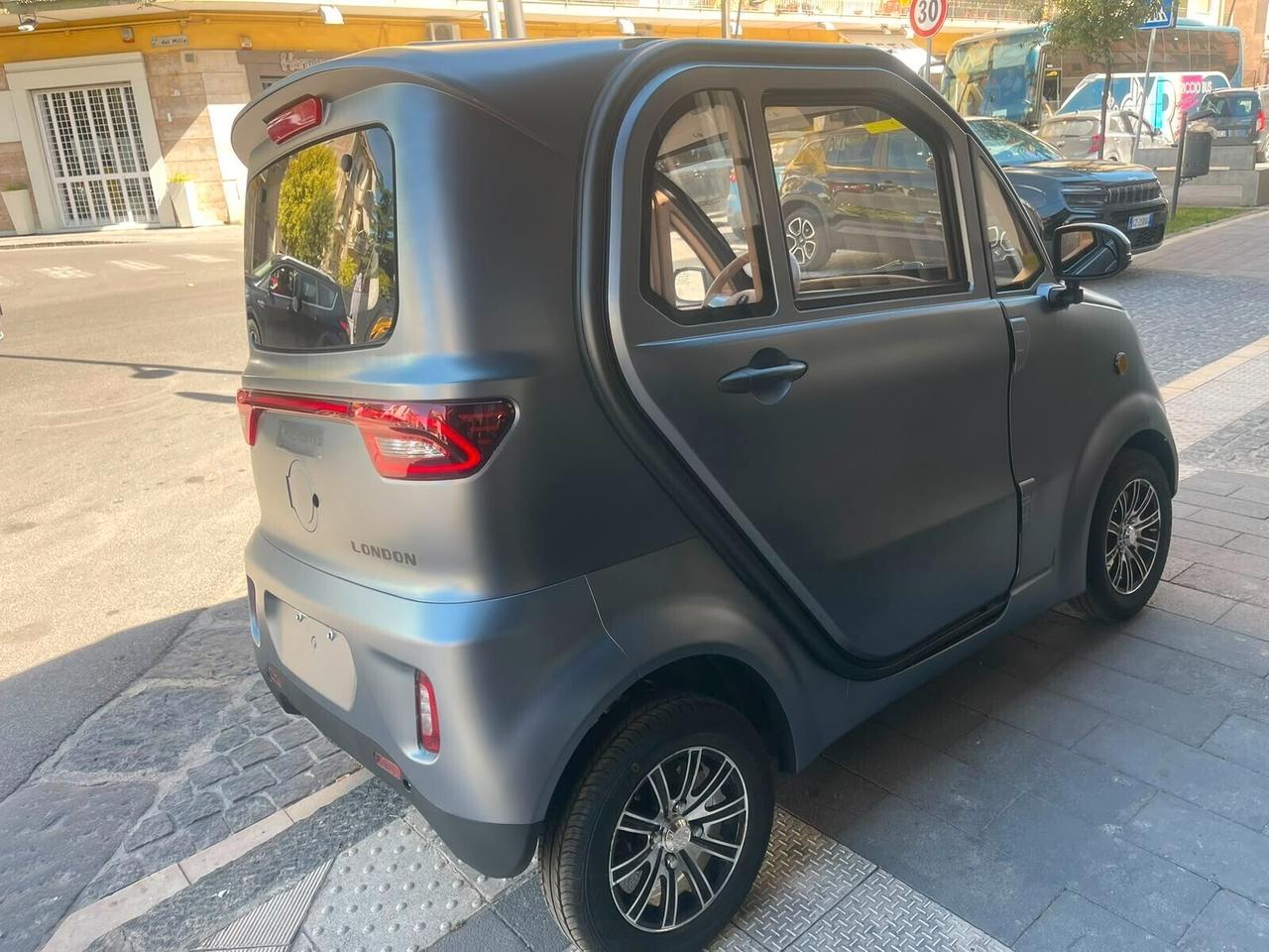 Minicar Elettrica Microfive London Pronta consegna