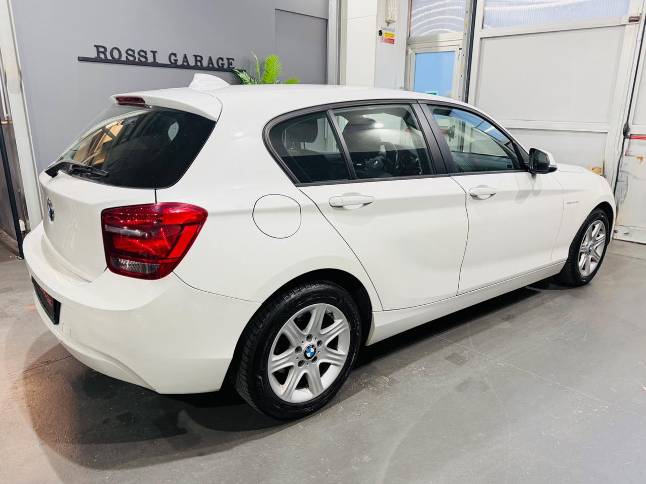 Bmw 116 116d 5p. Urban