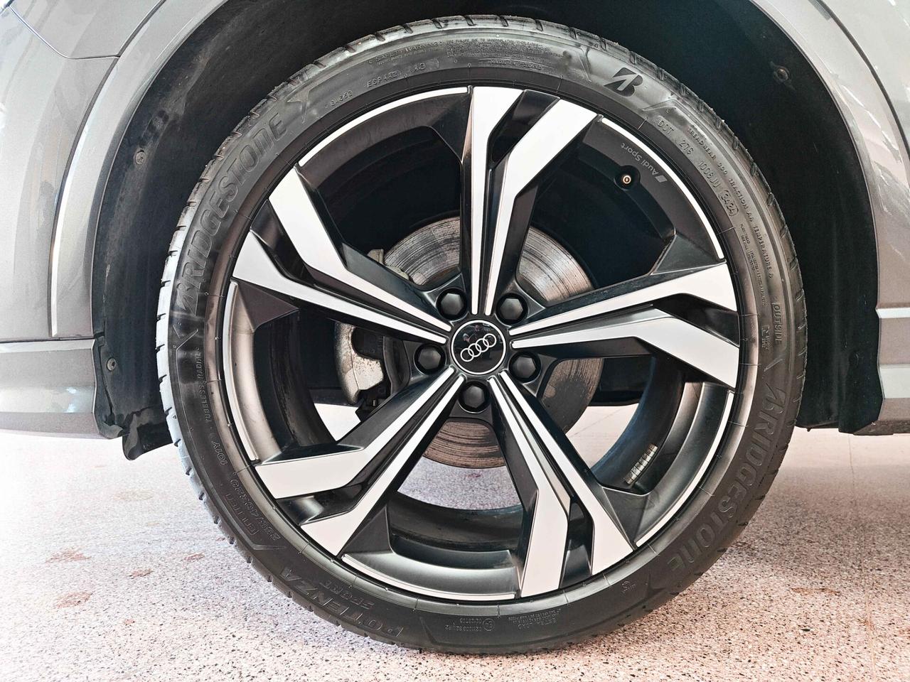 Audi Q3 SPB 35 TDI S tronic Identity Black S-Line