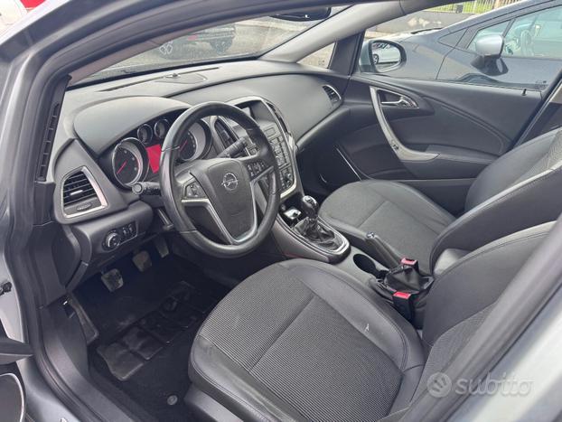 Opel Astra 1.7 CDTI 110CV Sports Tourer Cosmo Flee