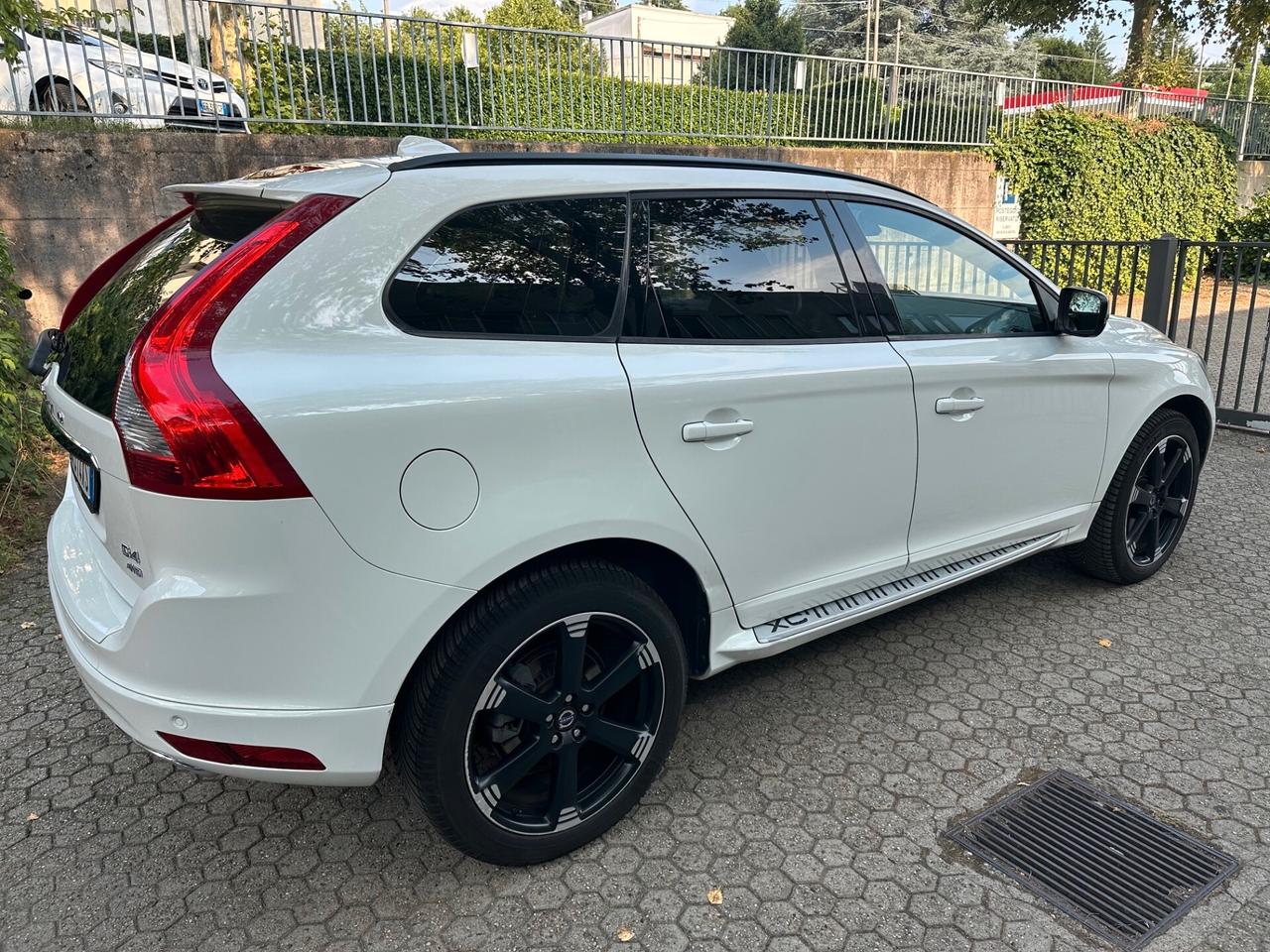 Volvo XC 60 2.4 D4 Momentum AWD 163CV Geartronic*EURO5*NAVI