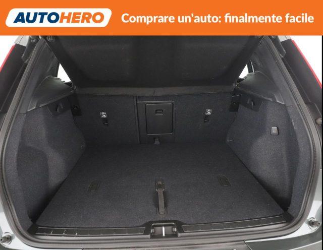 VOLVO XC40 B3 automatico Plus Dark