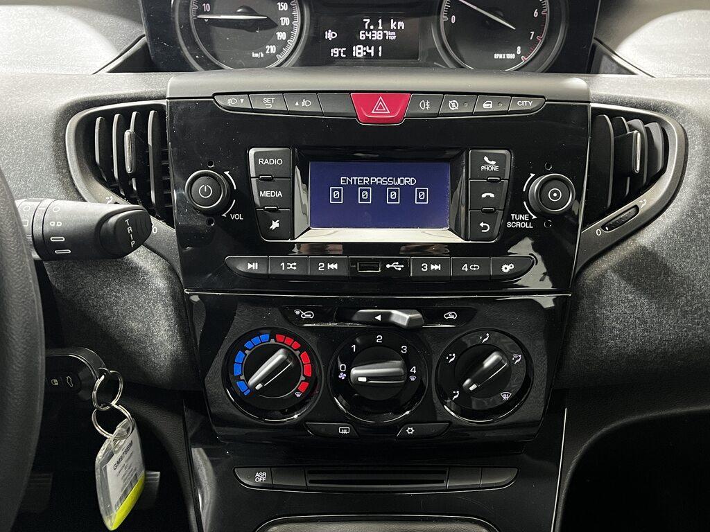Lancia Ypsilon 1.0 firefly hybrid Silver Plus s&s 70cv