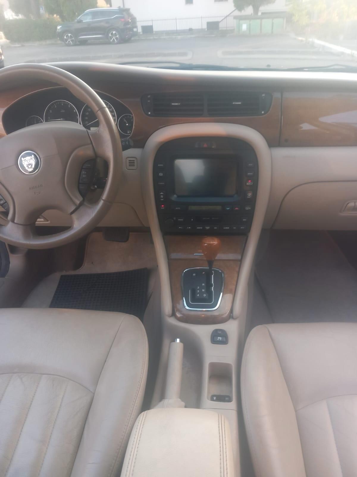 Jaguar X-Type 3.0 V6 24V cat Executive