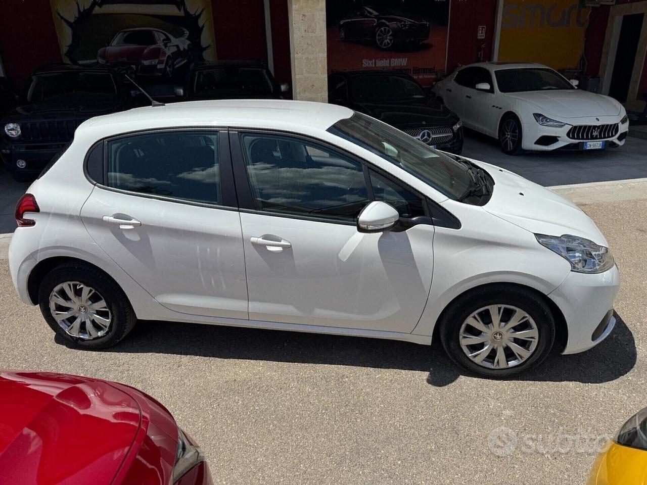 Peugeot 208 BlueHDi 100 navigaz CASTELLETTO 8