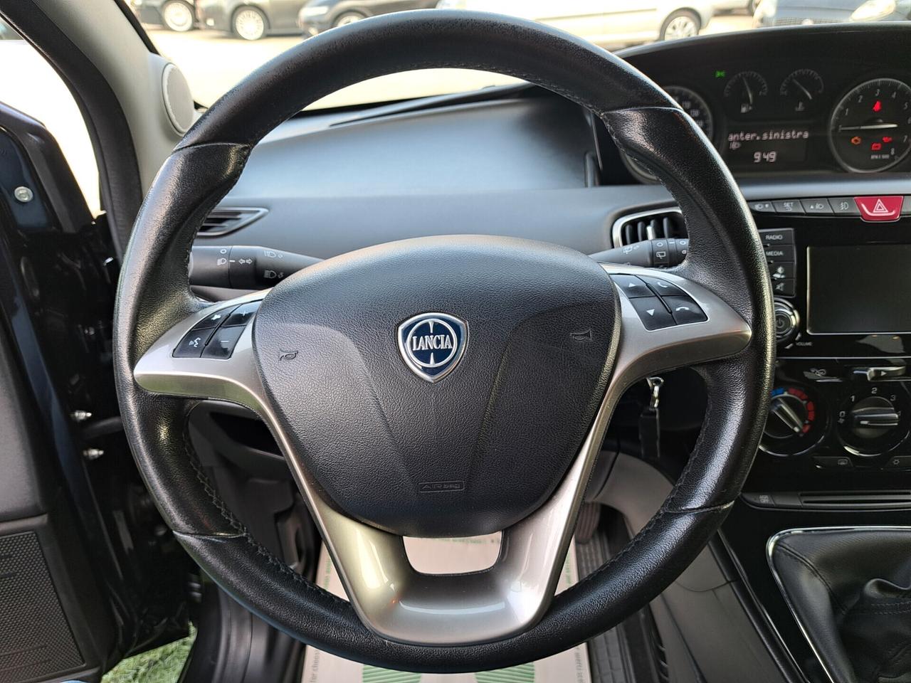 Lancia Ypsilon 1.2 BENZ 69 CV 5 porte Platinum /OK NEOPATENTATI /EURO6