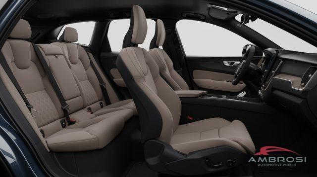 VOLVO XC60 B5 AWD Mild hybrid Benzina Plus Dark