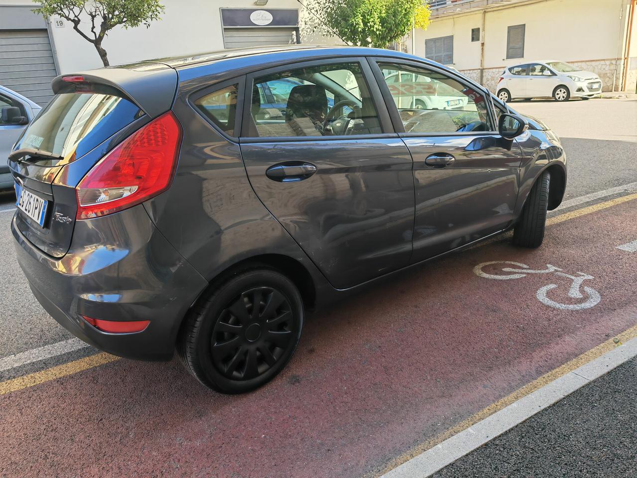 FORD FIESTA 1.4 TDI CV69 KW51 TITANIUM