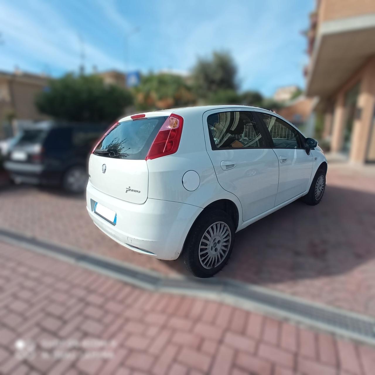 Fiat Grande Punto 1.4 5 porte Natural Power 77CV 57KW