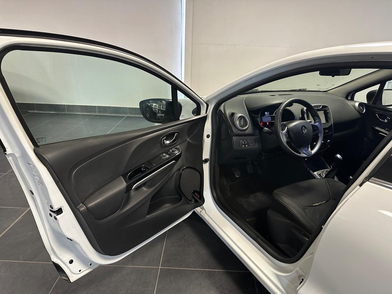 RENAULT CLIO 1.5 DCI 75CV NEOPATENTATI Costume National